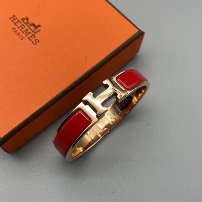 Chic H Bracelet