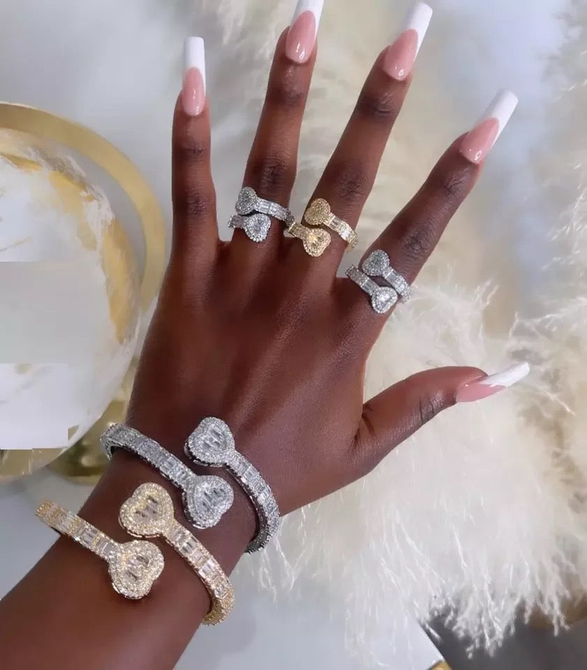 Icy Cubic Hands Set