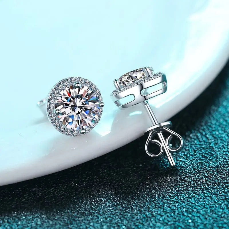 4Claw Round Diamond Stud Earrings