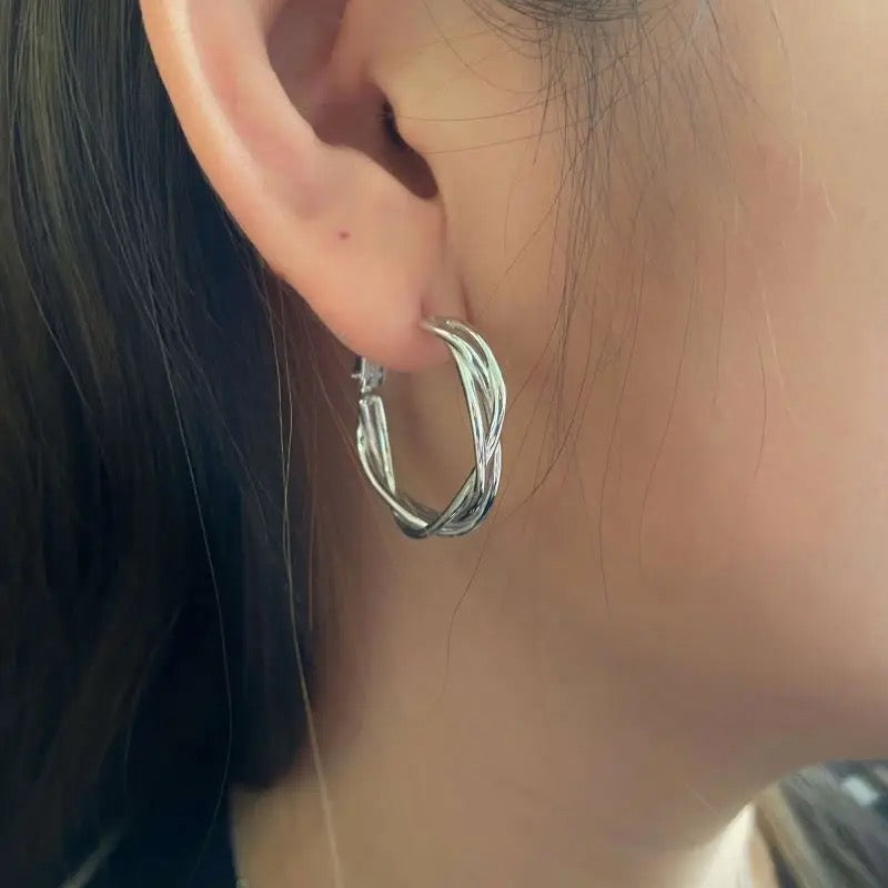 Everyday Hoop Earring
