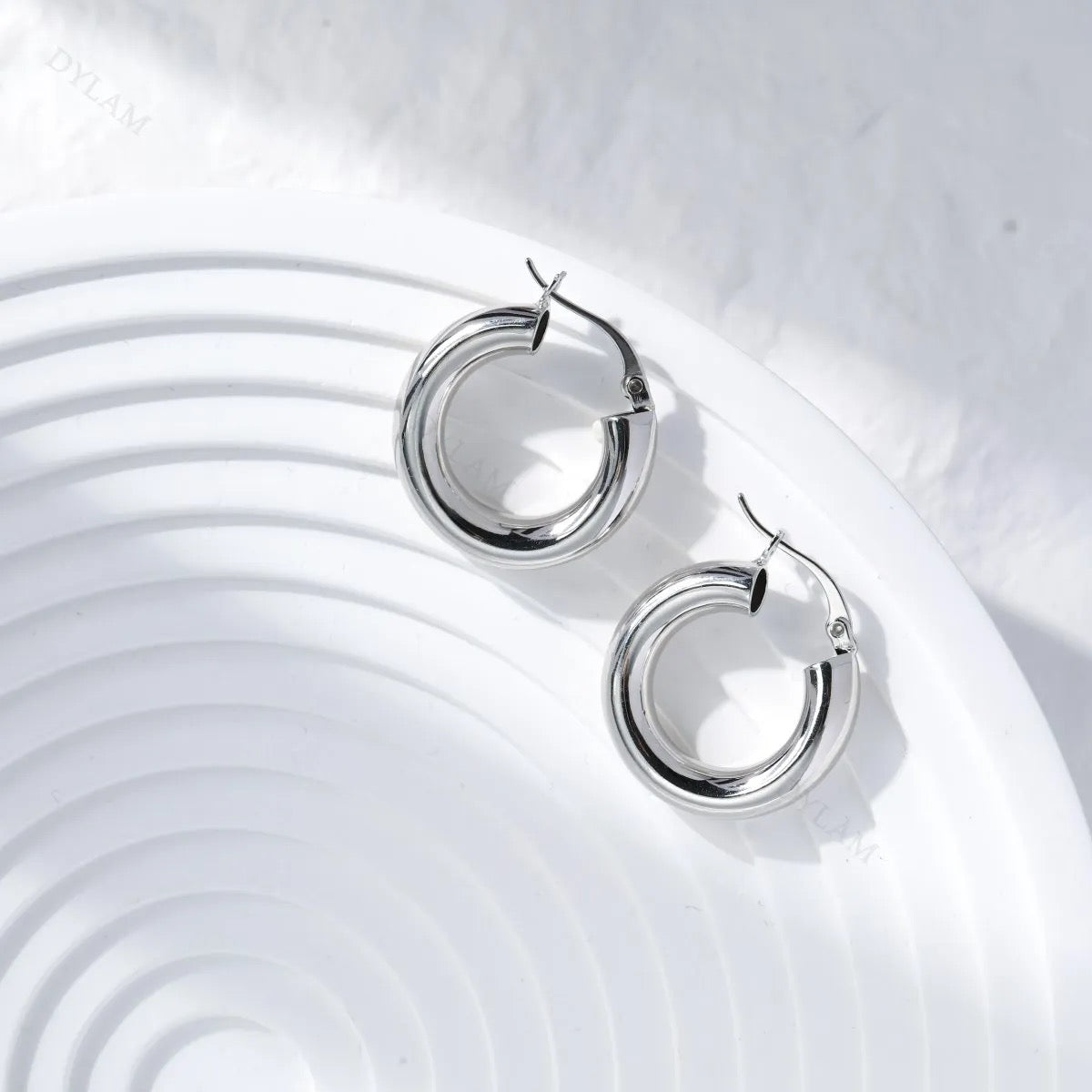 Simply Serving Minimalist Hoop Earring