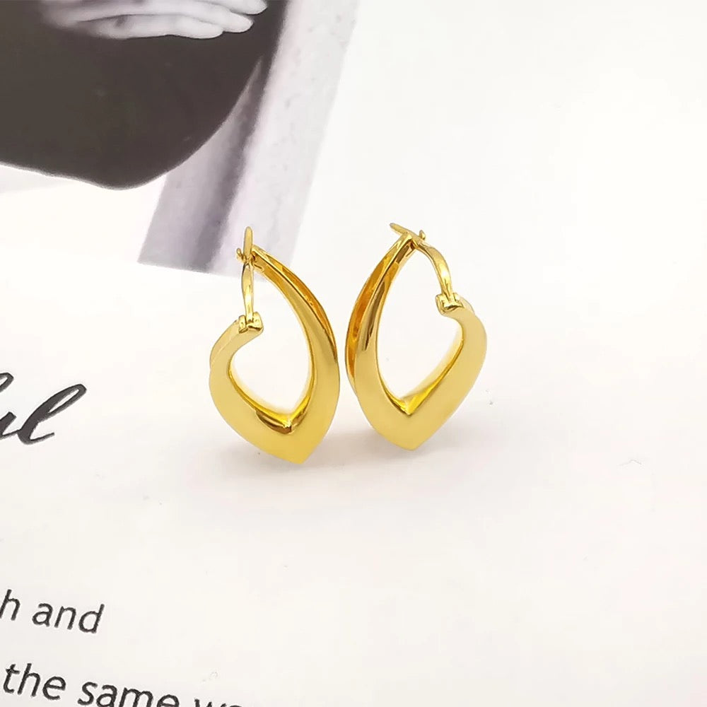 Luxe Gold Hoop Earring